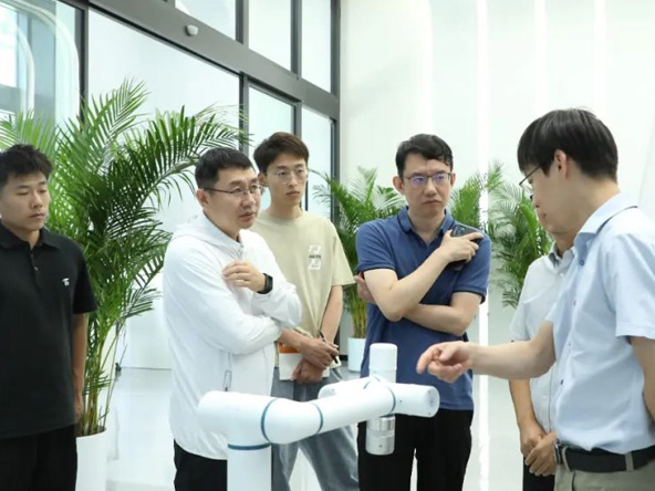 國(guó)家重點(diǎn)研發(fā)計(jì)劃“診療裝備與生物醫(yī)用材料”重點(diǎn)專項(xiàng)“經(jīng)口入路微創(chuàng)顱頜面外科智能手術(shù)機(jī)器人系統(tǒng)”2023年中期總結(jié)會(huì)圓滿召開(kāi)